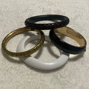 Elegant Black and Gold Bangle lot